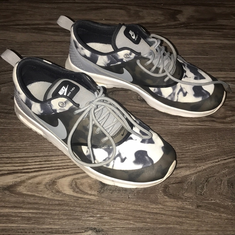 CUTE NIKE TENNIS SHOES